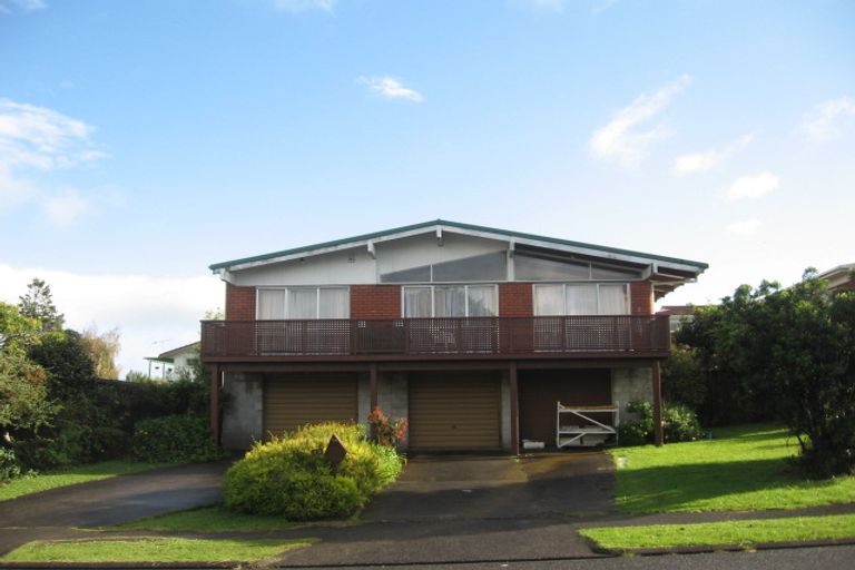 Photo of property in 19 Archmillen Avenue, Pakuranga Heights, Auckland, 2010
