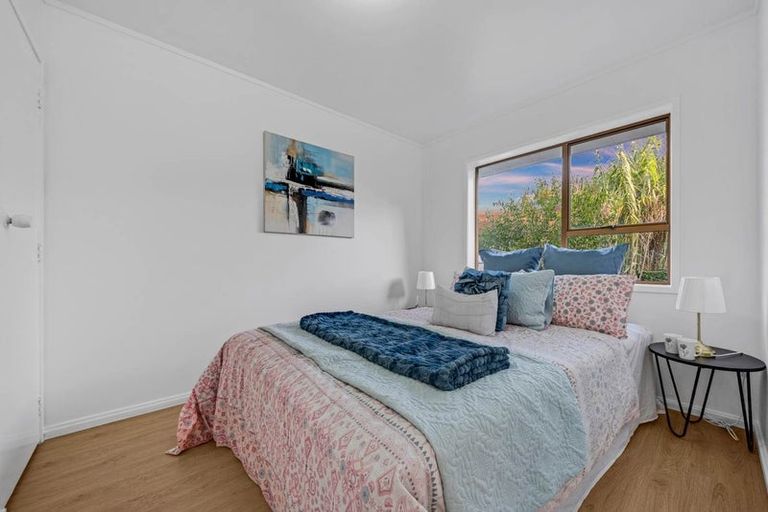 Photo of property in 2/4173a Great North Road, Glen Eden, Auckland, 0602