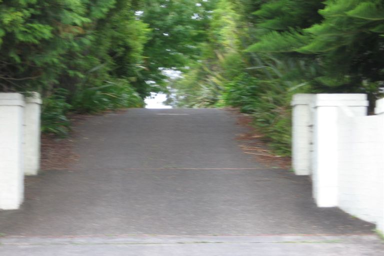 Photo of property in 2/61a Stanley Road, Glenfield, Auckland, 0629