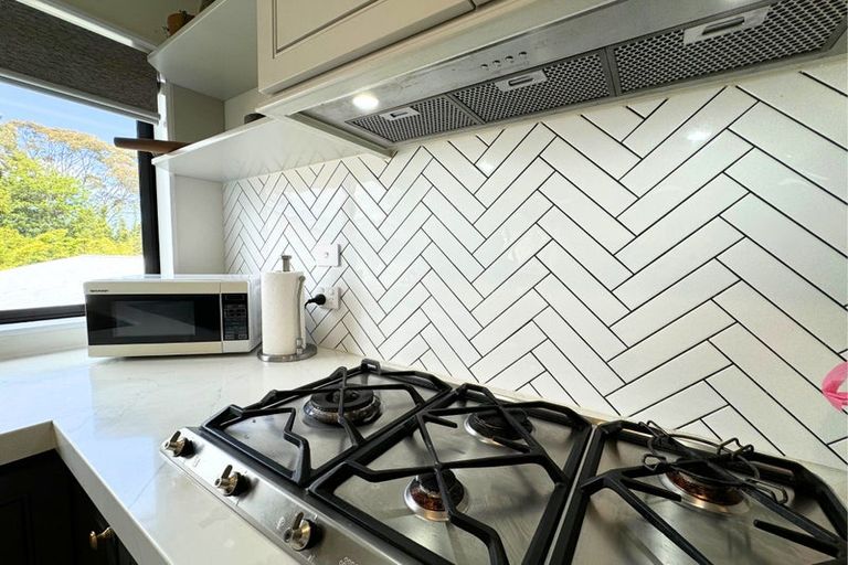 Photo of property in 10 Mahinga Place, Massey, Auckland, 0614