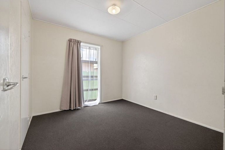 Photo of property in 4 Rhodes Drive, Kelvin Grove, Palmerston North, 4414