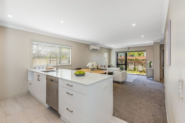 Photo of property in 45 Brindle Way, Newlands, Wellington, 6037