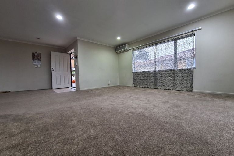 Photo of property in 229 Triangle Road, Massey, Auckland, 0614