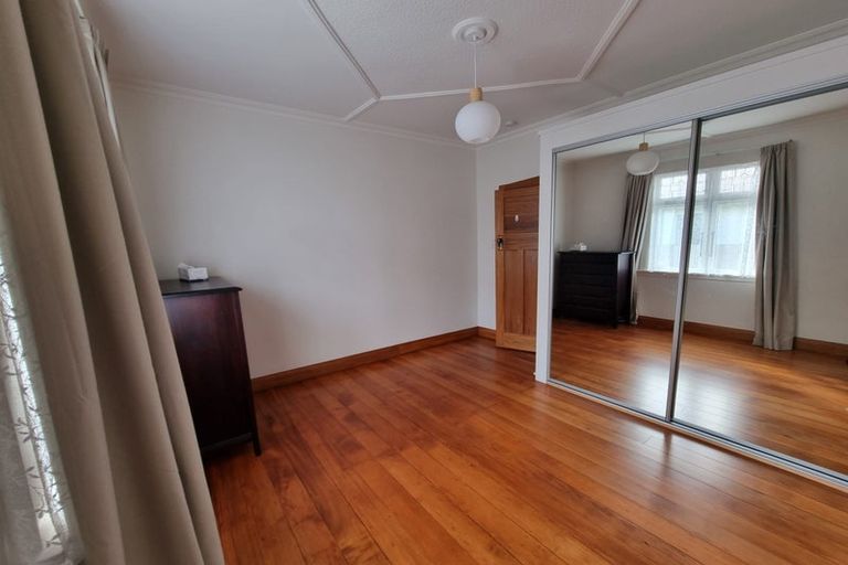 Photo of property in 10 Bruges Avenue, Miramar, Wellington, 6022