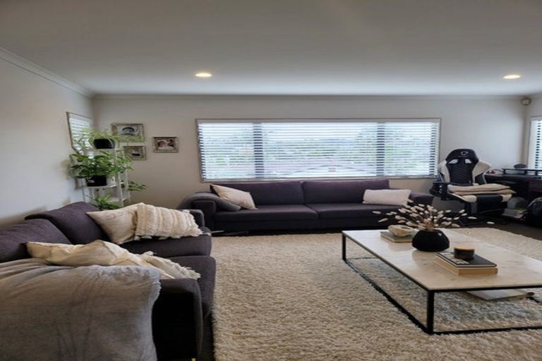 Photo of property in 6 Ruze Vida Drive, Massey, Auckland, 0614