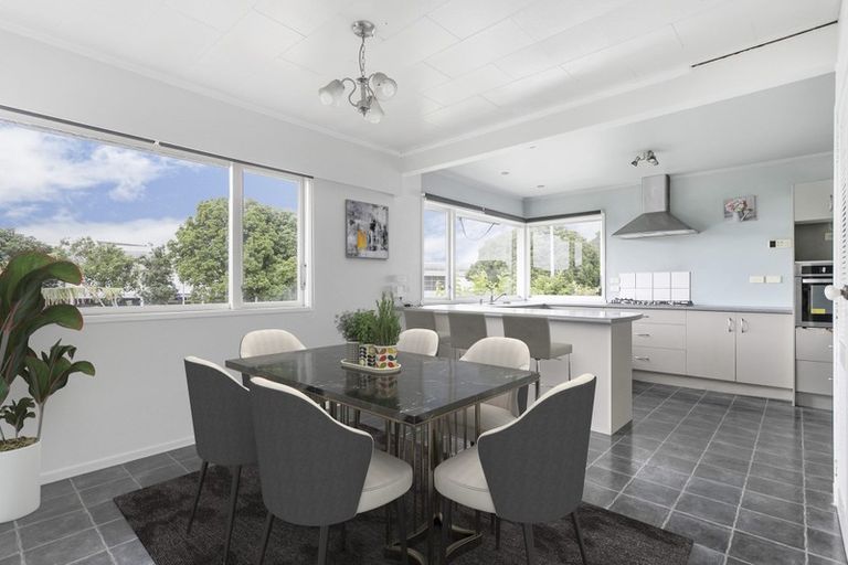 Photo of property in 9 Sutton Crescent, Papatoetoe, Auckland, 2025