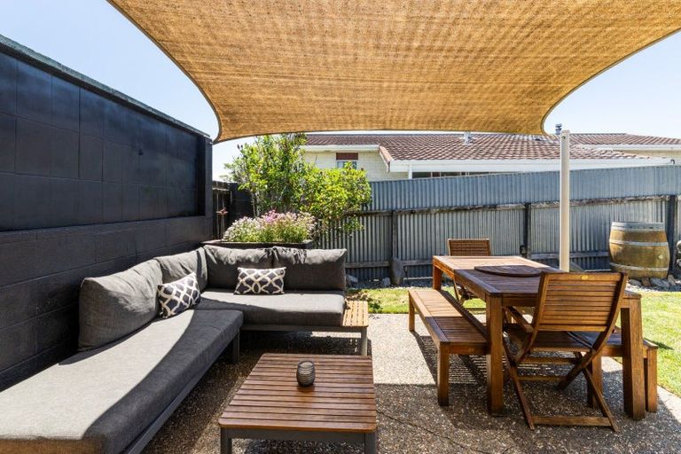 Photo of property in 21 Shortland Street, Tamatea, Napier, 4112