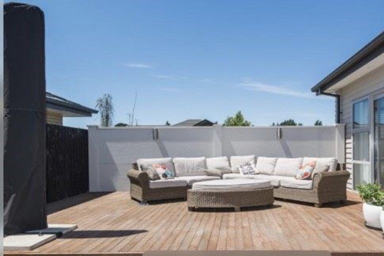 Photo of property in 35 Te Whenu Crescent, Marshland, Christchurch, 8083