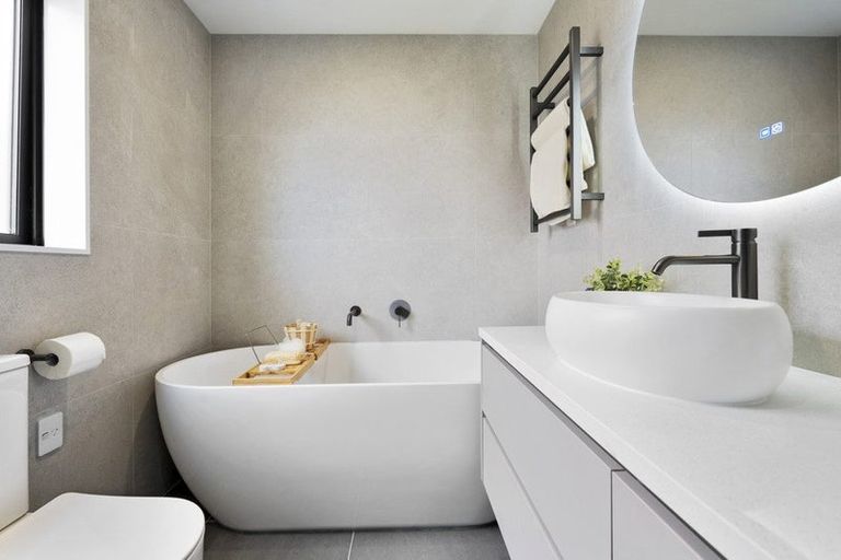 Photo of property in 12b Rewi Street, Torbay, Auckland, 0630