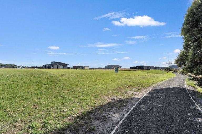 Photo of property in 30 Taniwha Place, Matarangi, 3592