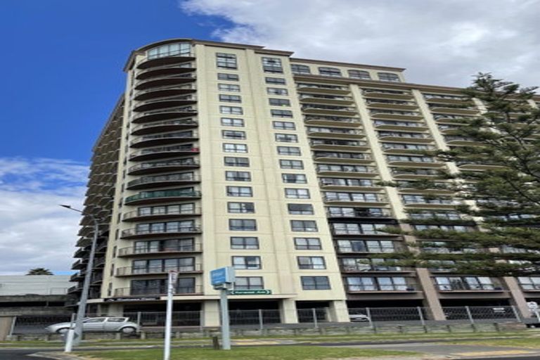 Photo of property in The Rennaissance, 5j/18 Ronwood Avenue, Manukau, Auckland, 2104