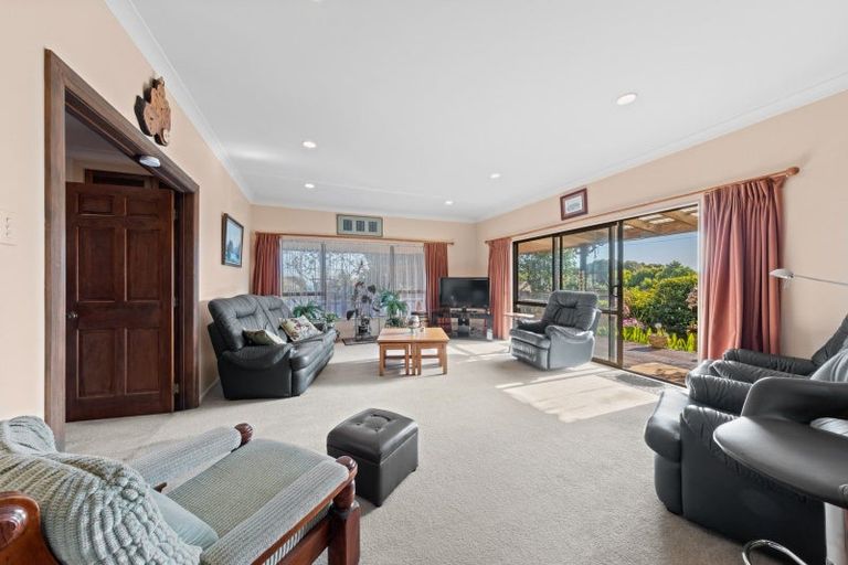 Photo of property in 27 Donnelly Street, Oakura, 4314