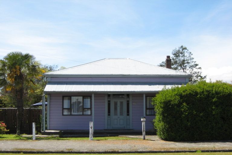 Photo of property in 129 Queen Street, Westport, 7825