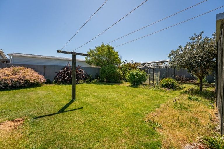 Photo of property in 2 Balmoral Street, Waimate, 7924