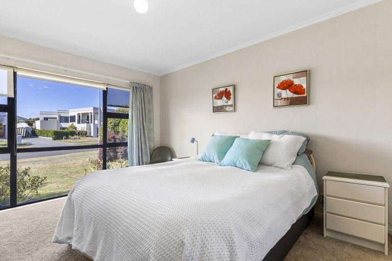 Photo of property in 14 Fairview Terrace, Waipahihi, Taupo, 3330