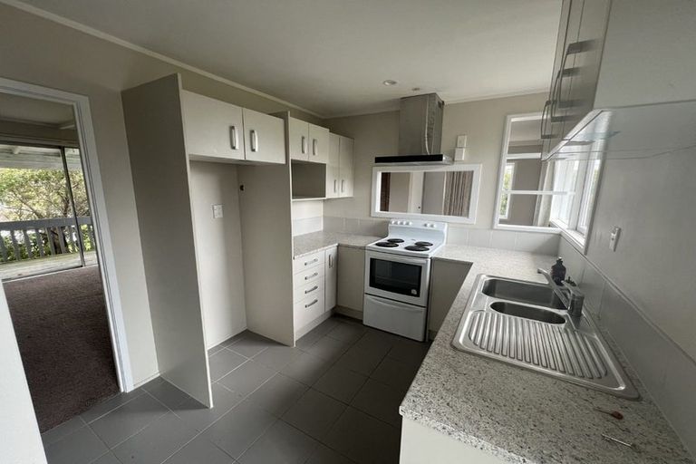 Photo of property in 1/22 Glenvar Road, Torbay, Auckland, 0630