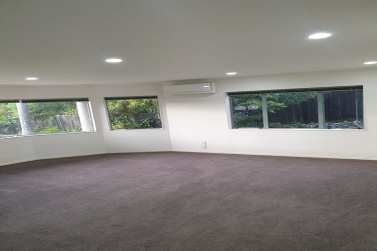 Photo of property in 92 Whangaparaoa Road, Red Beach, 0932