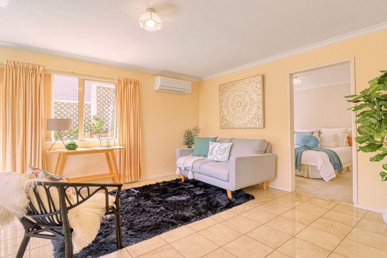 Photo of property in 102a Parkvale Road, Karori, Wellington, 6012