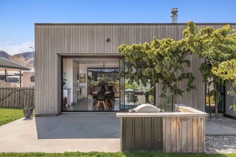 Photo of property in 13 Isthmus Place, Lake Hawea, Wanaka, 9382