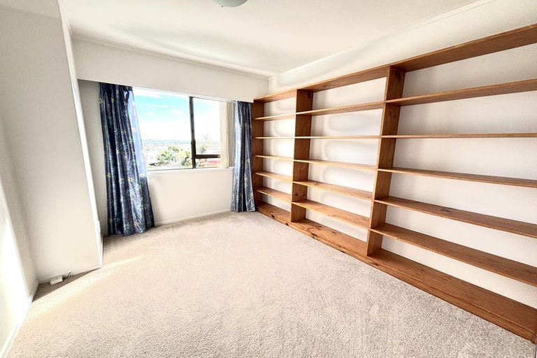 Photo of property in 1/13 Gwenand Place, Botany Downs, Auckland, 2010