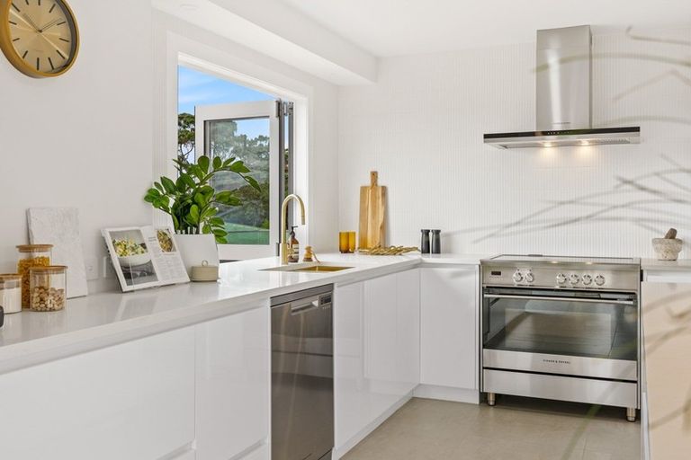 Photo of property in 1/363 Beach Road, Campbells Bay, Auckland, 0630