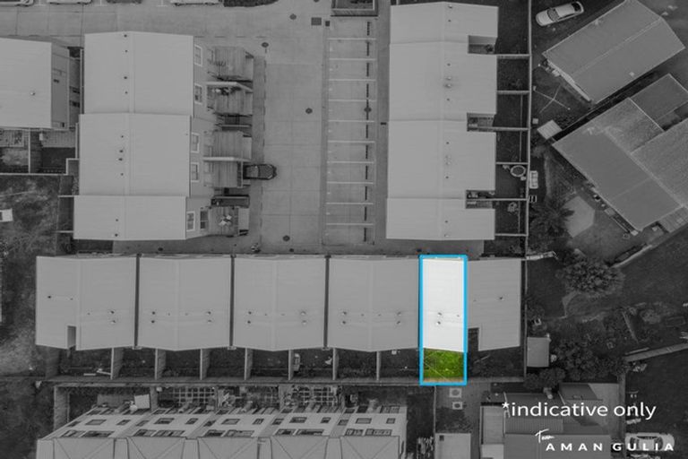 Photo of property in 15 Helen Jenepher Lane, Mount Wellington, Auckland, 1062