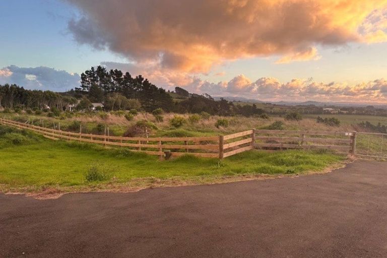 Photo of property in 2 Trig Road, Tuakau, 2694