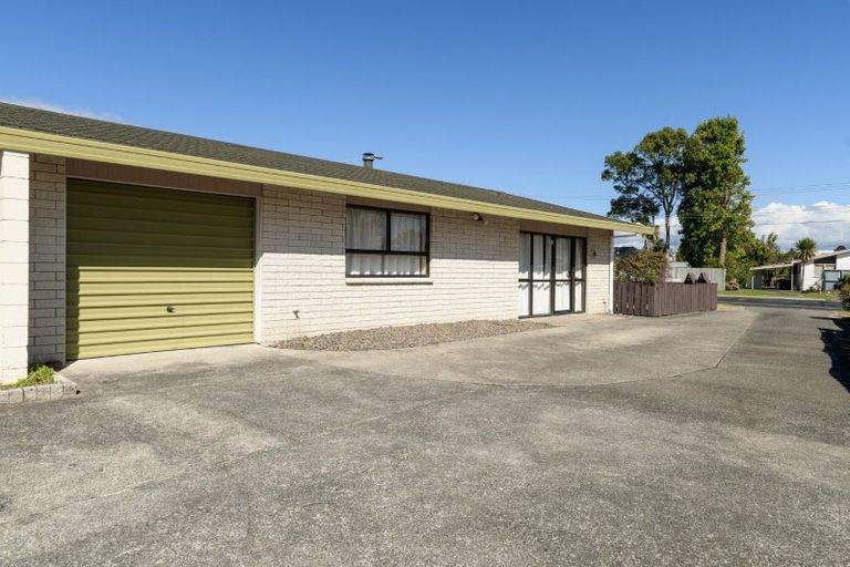 Photo of property in 402a Ngatai Road, Bellevue, Tauranga, 3110