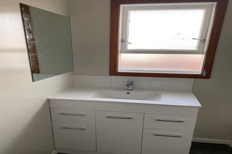 Photo of property in 3/20 Ocean View Road, Northcote, Auckland, 0627