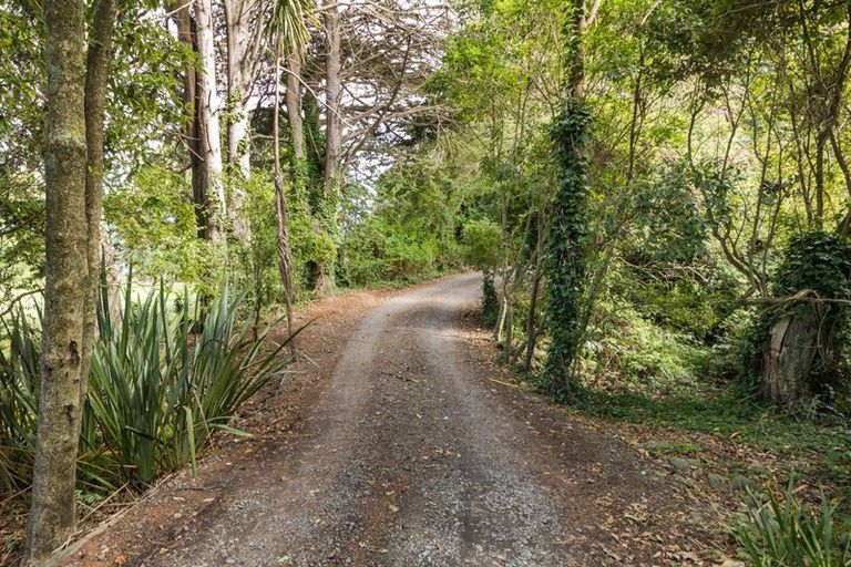 Photo of property in 2079 Kimbolton Road, Kiwitea, Feilding, 4777