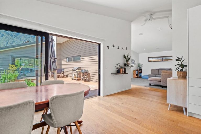 Photo of property in 17 Howden Drive, Jacks Point, 9371