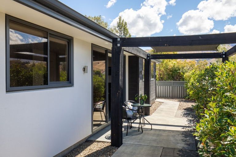 Photo of property in 12 Waenga Drive, Cromwell, 9310