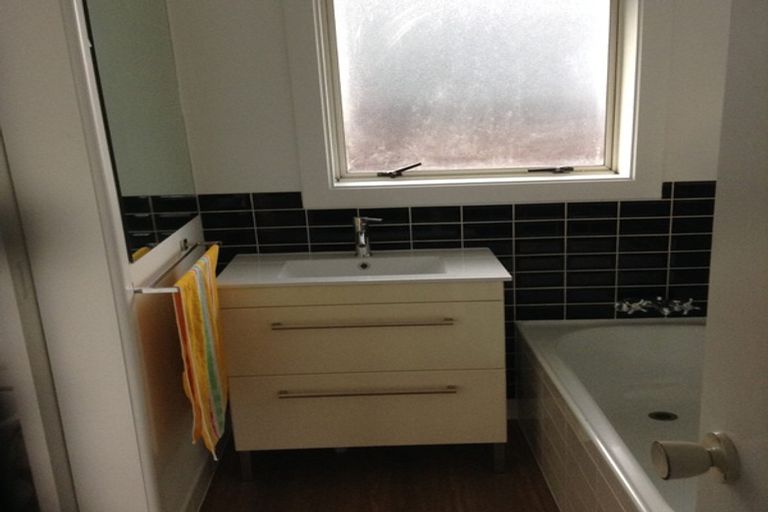 Photo of property in 42 Woolley Street, Avondale, Christchurch, 8061