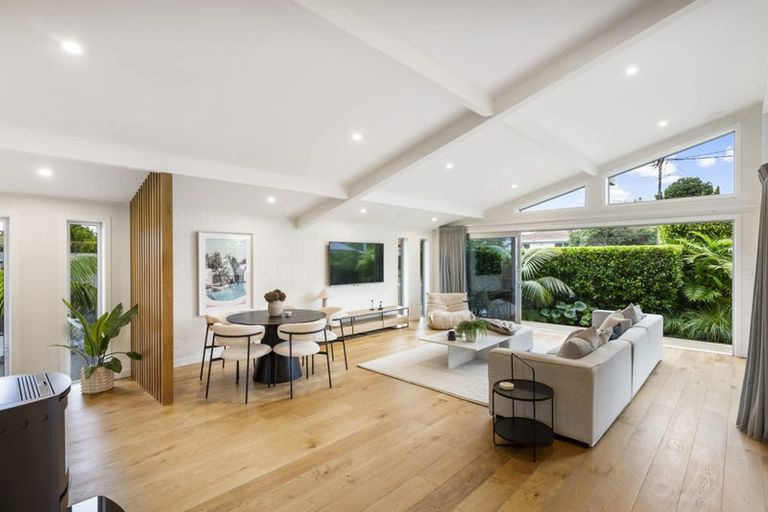 Photo of property in 39 Doment Crescent, Orewa, 0931