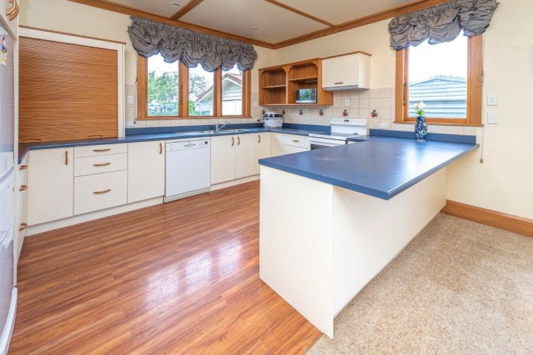 Photo of property in 5 Caius Avenue, Gonville, Whanganui, 4501