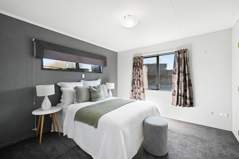 Photo of property in 8 Brough Place, St Andrews, Hamilton, 3200