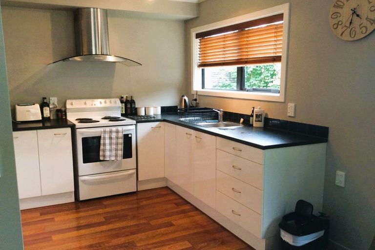 Photo of property in 6a Watts Road, Fernhill, Queenstown, 9300