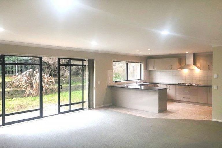 Photo of property in 60 English Oak Drive, Schnapper Rock, Auckland, 0632
