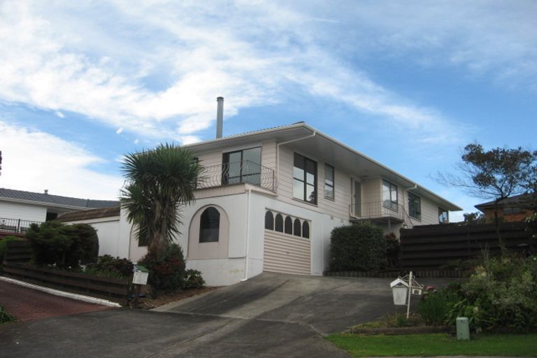 Photo of property in 10 Struan Place, Highland Park, Auckland, 2010