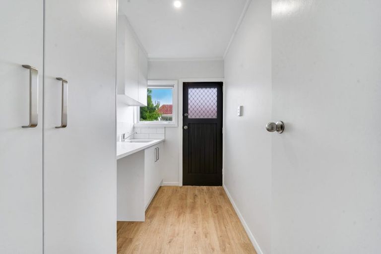 Photo of property in 468b Massey Road, Mangere East, Auckland, 2024