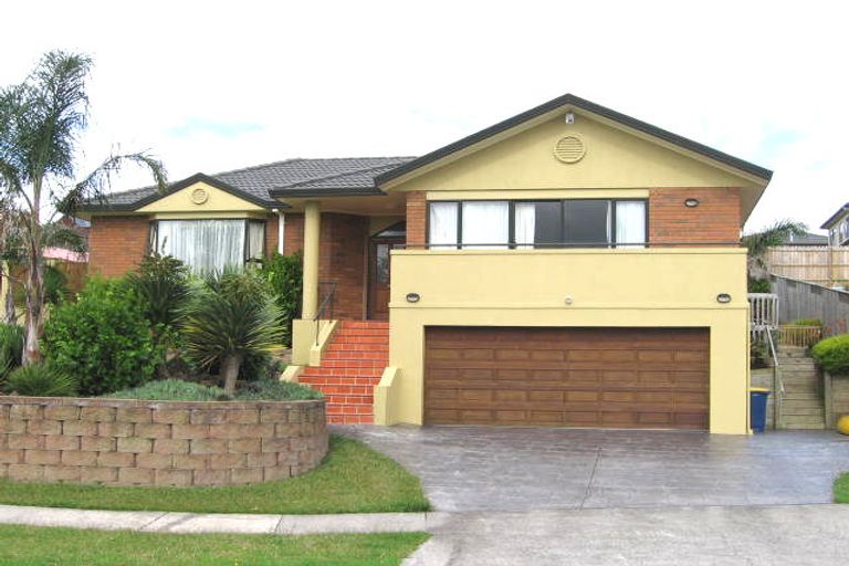 Photo of property in 17 Chadlington Avenue, Henderson, Auckland, 0612