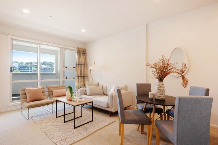 Photo of property in Stadium Garden Flats, 304/107 Thorndon Quay, Pipitea, Wellington, 6011
