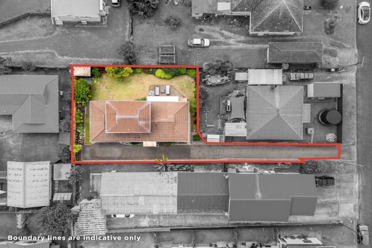 Photo of property in 12 Third Avenue, Avenues, Whangarei, 0110