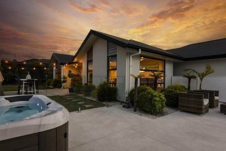 Photo of property in 19 Les Wakefield Road, Mapua, 7005