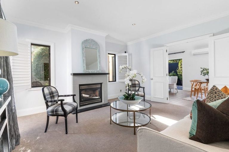 Photo of property in 5 Merivale Lane, Merivale, Christchurch, 8014