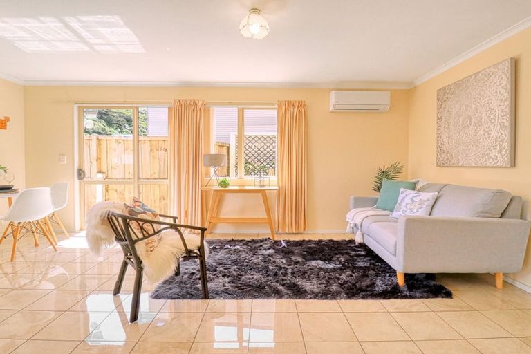 Photo of property in 102a Parkvale Road, Karori, Wellington, 6012