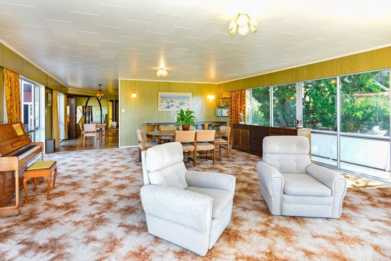 Photo of property in 100 Puketapu Road, Taradale, Napier, 4112