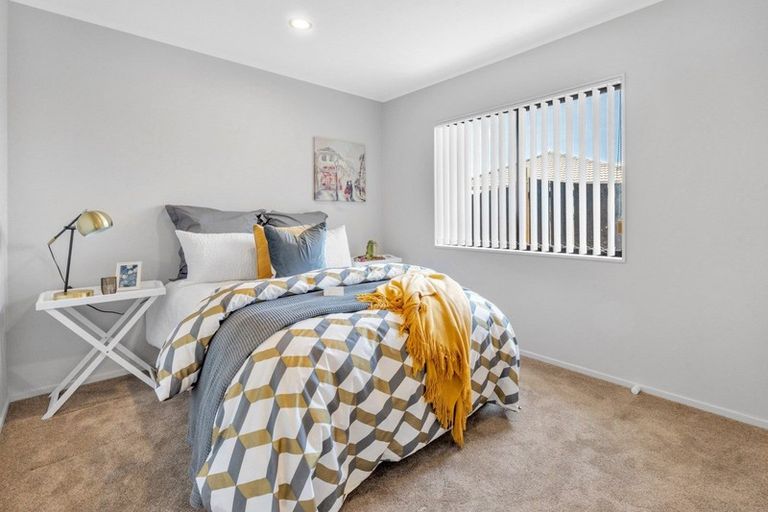 Photo of property in 9 Mirabell Place, Golflands, Auckland, 2013