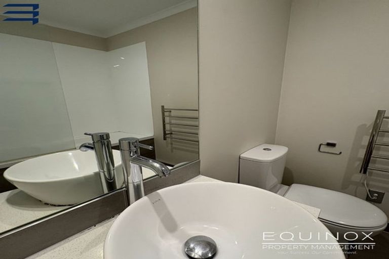 Photo of property in 7 Panakenake Way, Flat Bush, Auckland, 2019