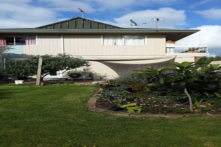 Photo of property in 2/27 Kerswill Place, Pakuranga, Auckland, 2010